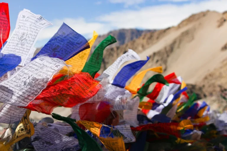 Katmandu: co warto zobaczyć i jak zaplanować bazę przed trekkingiem